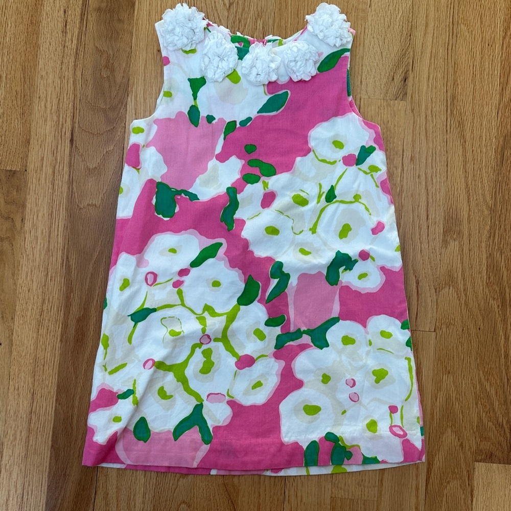 Lilly Pulitzer Pink and White Floral Kids Dress it can be arranged